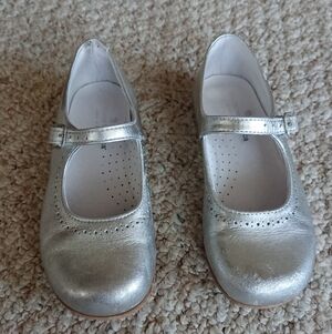 Children's Classics Silver Leather Mary Jane Shoes size 10
